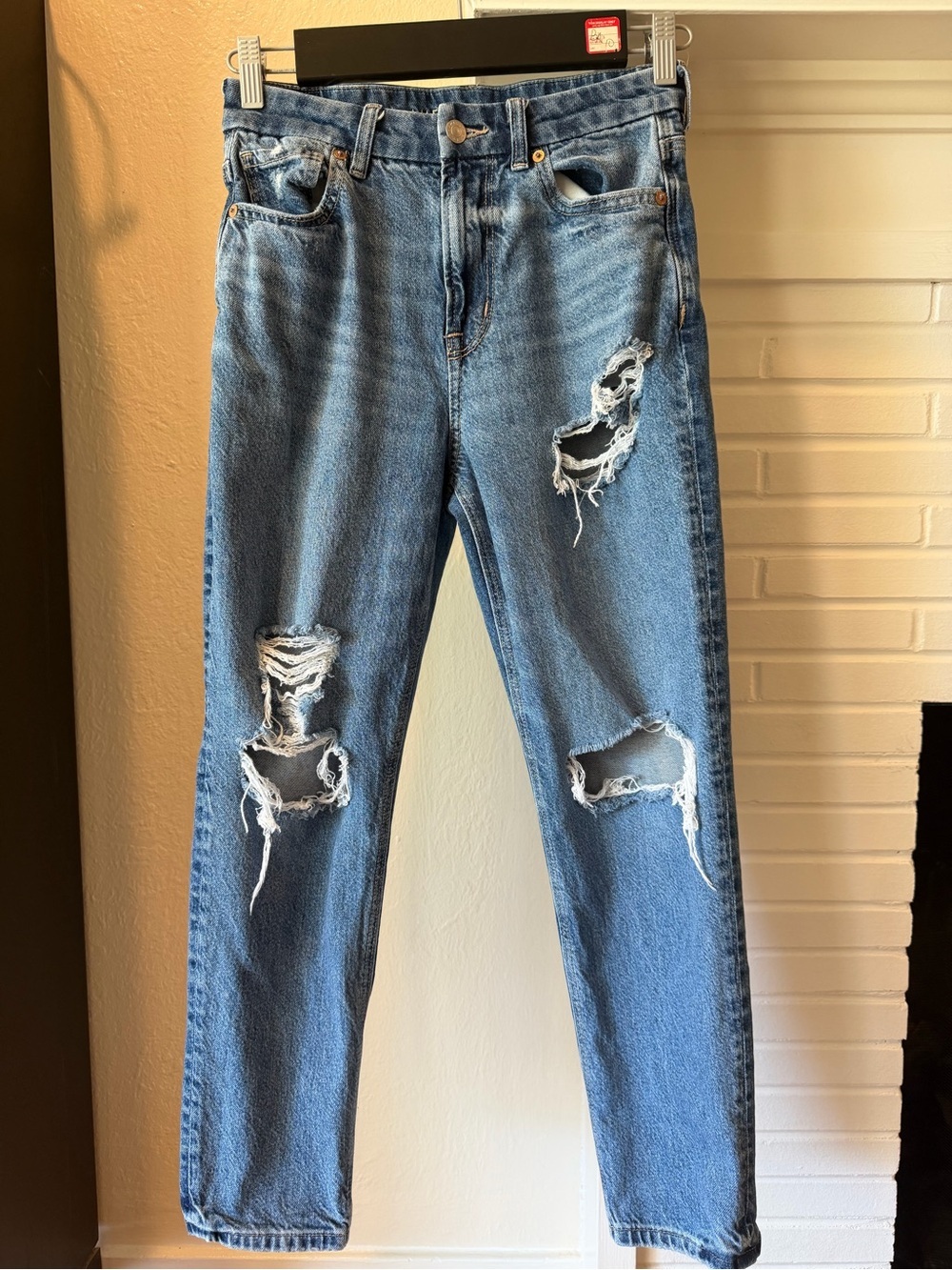 American Eagle Distressed Mom Jeans Size 4 Short High Rise Medium Wash Denim